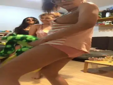 Jablay Joget Heboh Memek Basah Ngangkang Live Hot poster