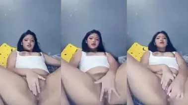 Cewek SMA Cantik Puaskan Diri Main Solo Hot
